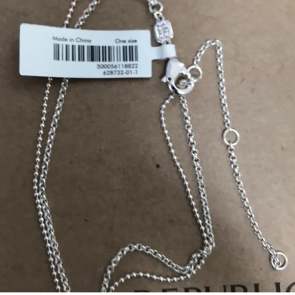 Banana Republic Delicate Pearl Layer Necklace - Picture 4 of 5